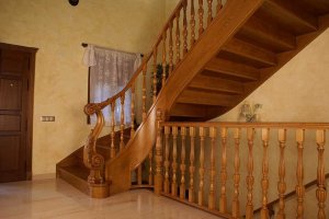 Особенности деревянных лестниц