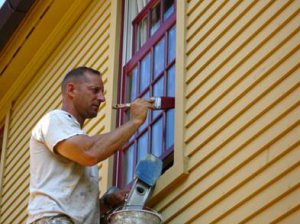 Полезные советы по покраске деревянных окон