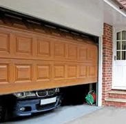 Семь существенных мер предосторожности при ремонте двери гаража