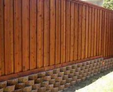 Можно ли сделать бетонный забор красивым?