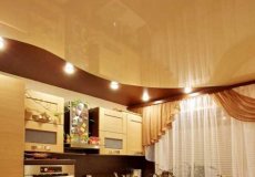 Имеет ли смысл делать натяжной потолок на кухне?