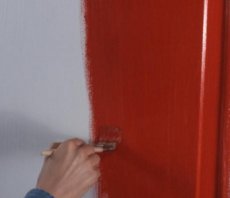Покраска деревянной двери