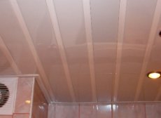 Реечный потолок в ванную комнату своими руками