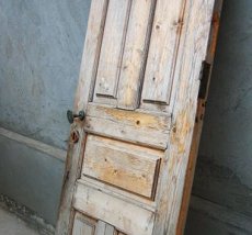 Как превратить старые двери в новые?