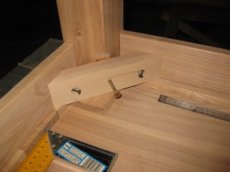 Как самому сделать раскладывающийся стол из дерева?