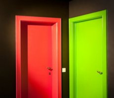 В какой цвет покрасить дверь