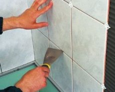 Технология укладки плитки на стену