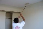  Как перекрасить потолок