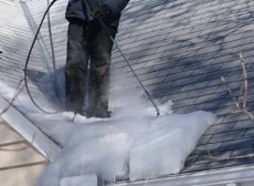Уборка снега с крыш профессионально