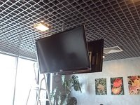 Способы крепление телевизора под потолок