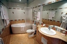 Ванная в частном доме: особенности обустройства