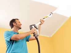 Как правильно покрасить потолок?