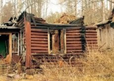 Демонтаж старого деревянного дома