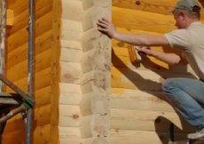 Как можно обработать стены деревянного дома своими руками