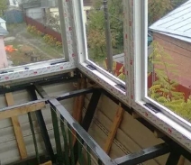 Что необходимо для остекления балкона