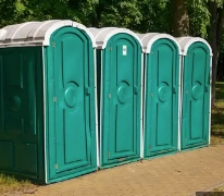 Туалетные кабины для дачи